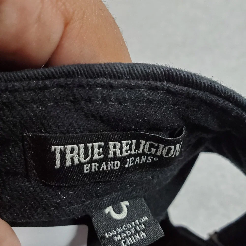 True Religion Men Baseball Cap OS Black Curved Buckle Strapback Embroidered Logo